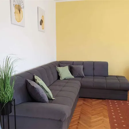 Apartamento In 5493