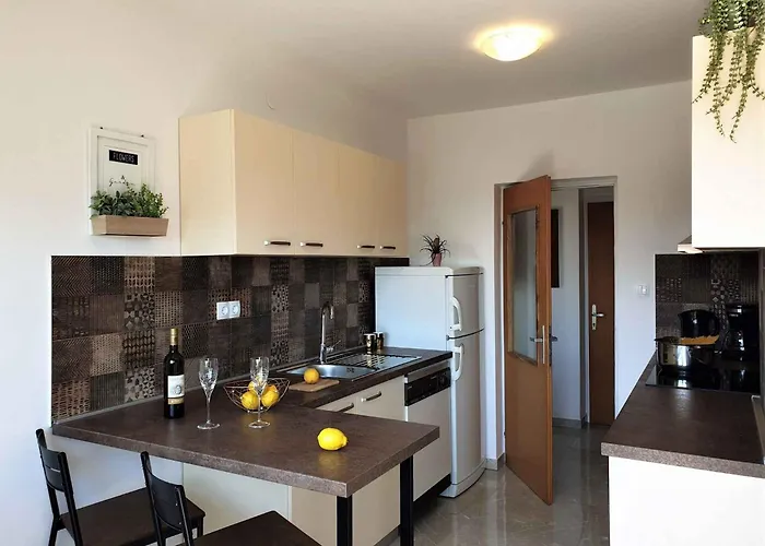 In 5493 Apartman *