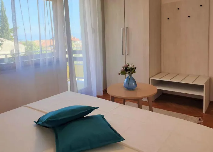 In 5493 Apartman *