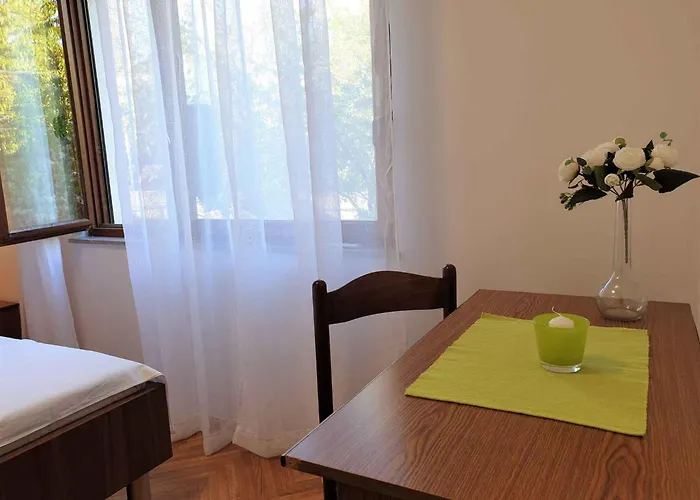 In 5493 Apartman *